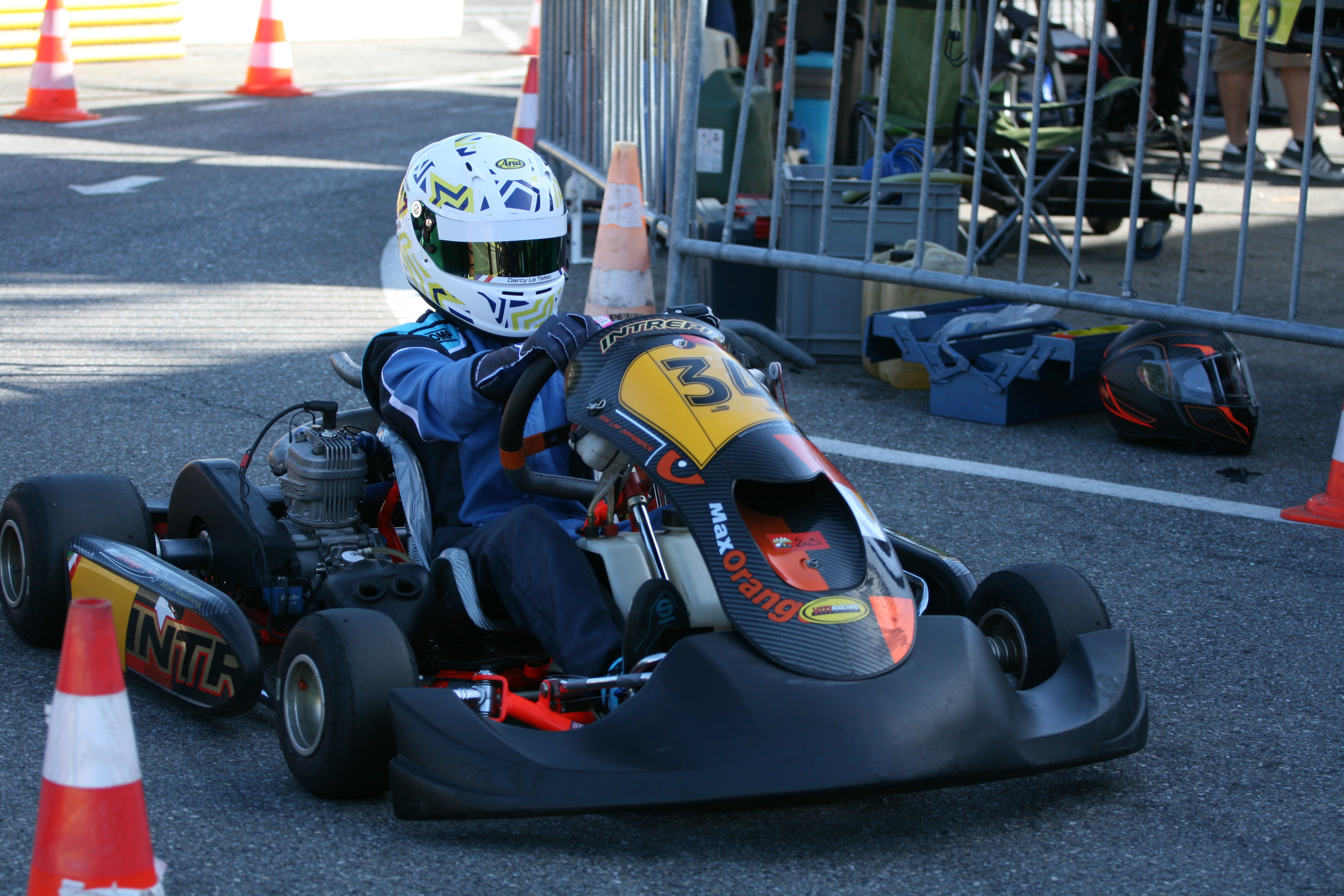 Kart Intrepid dans le paddock
